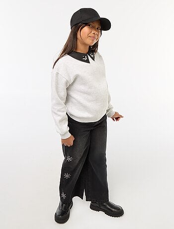 Sweat folgado com gola com strass