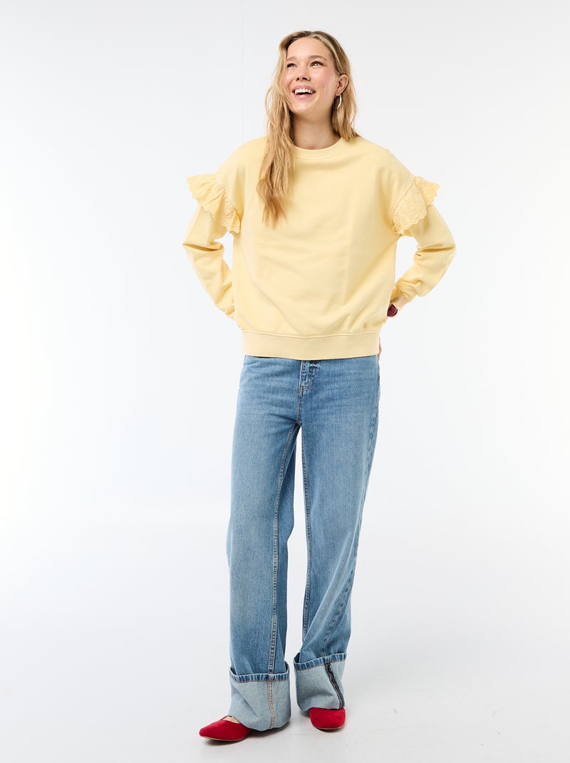 Sweat liso com folhos em bordado inglês nas mangas Amarelo - Kiabi