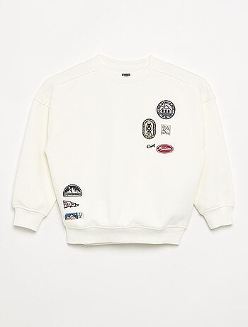 Sweat oversize com múltiplos patches