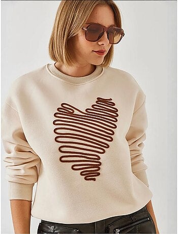 Sweatshirt bordada com coração lucci