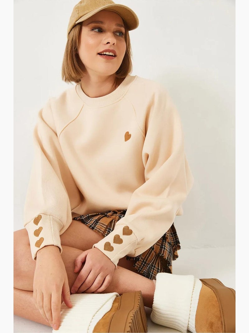 Sweatshirt bordada de gola redonda e manga comprida lucci Bege-argila - Kiabi