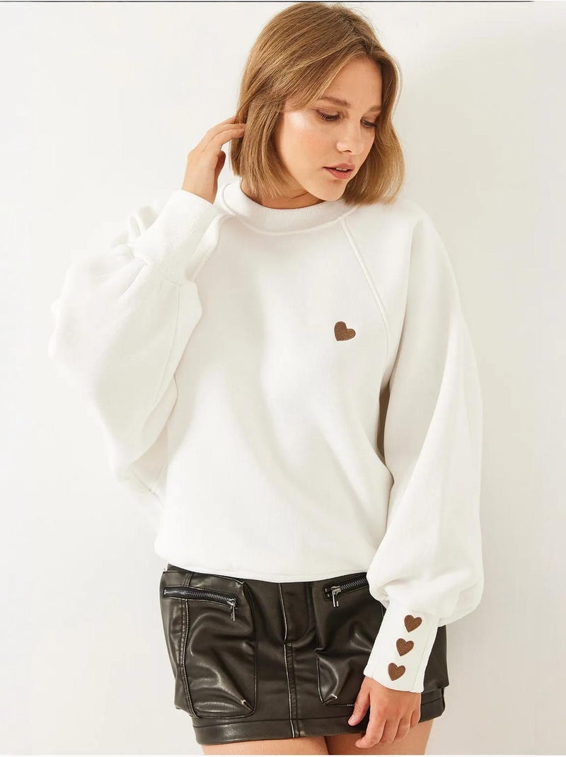 Sweatshirt bordada de gola redonda e manga comprida lucci Branco - Kiabi