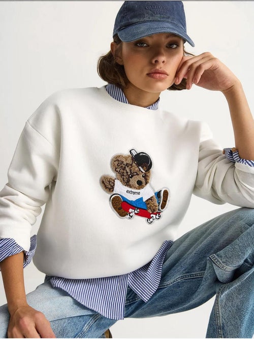 Sweatshirt bordada de gola redonda e manga comprida lucci - Kiabi Sweatshirt bordada de gola redonda e manga comprida lucci - Kiabi