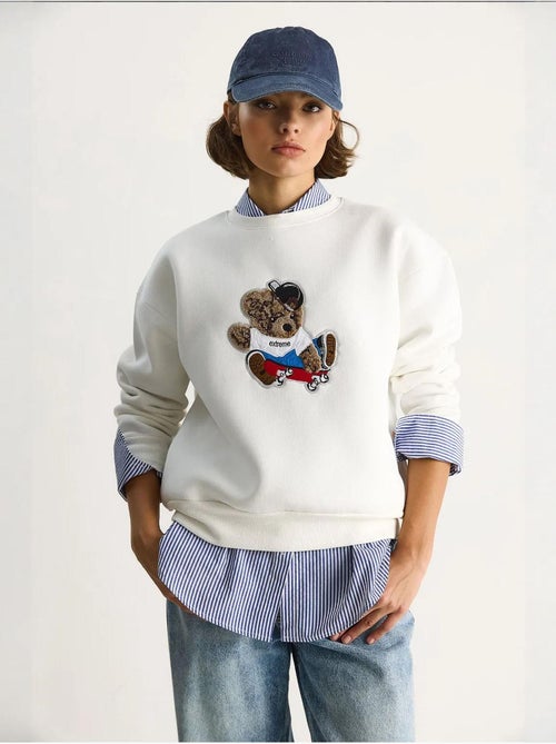 Sweatshirt bordada de gola redonda e manga comprida lucci - Kiabi Sweatshirt bordada de gola redonda e manga comprida lucci - Kiabi