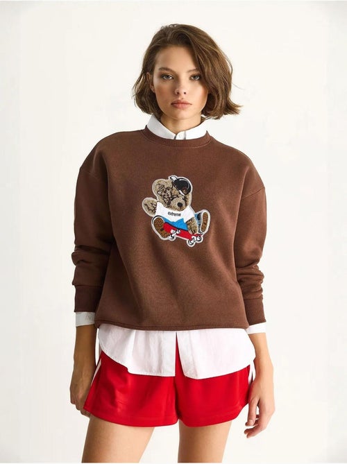 Sweatshirt bordada de gola redonda e manga comprida lucci - Kiabi Sweatshirt bordada de gola redonda e manga comprida lucci - Kiabi