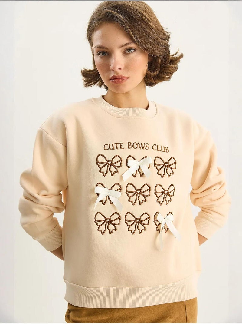 Sweatshirt canelada estampada com gola redonda e manga comprida lucci Bege-argila - Kiabi