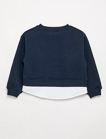 Sweatshirt com base de camisa integrada e bordado no peito