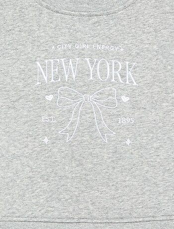 Sweatshirt com base de camisa integrada e bordado no peito