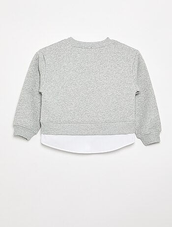 Sweatshirt com base de camisa integrada e bordado no peito