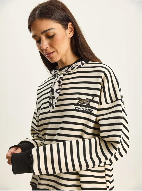 Sweatshirt com capuz às riscas com cordão lucci - Kiabi Sweatshirt com capuz às riscas com cordão lucci - Kiabi