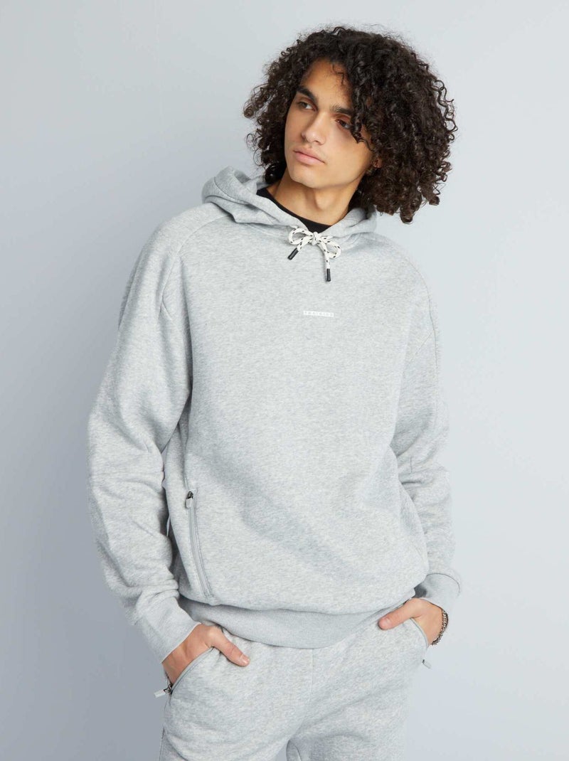 Sweatshirt com capuz com bolsos de chapa CINZA - Kiabi