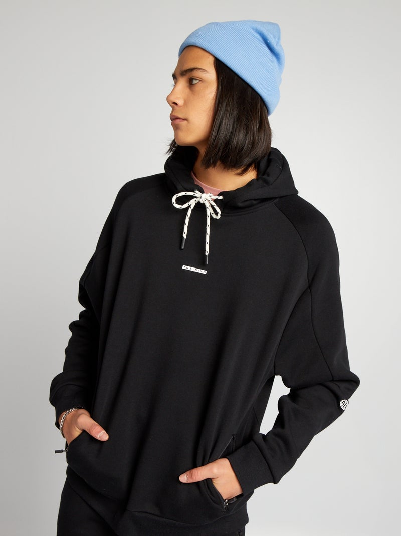 Sweatshirt com capuz com bolsos de chapa PRETO - Kiabi