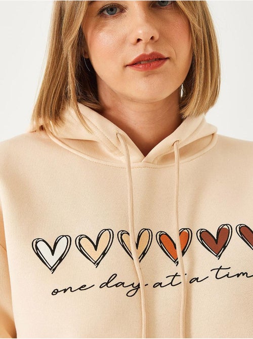 Sweatshirt com capuz e estampado de coração escovado de três fios lucci - Kiabi Sweatshirt com capuz e estampado de coração escovado de três fios lucci - Kiabi