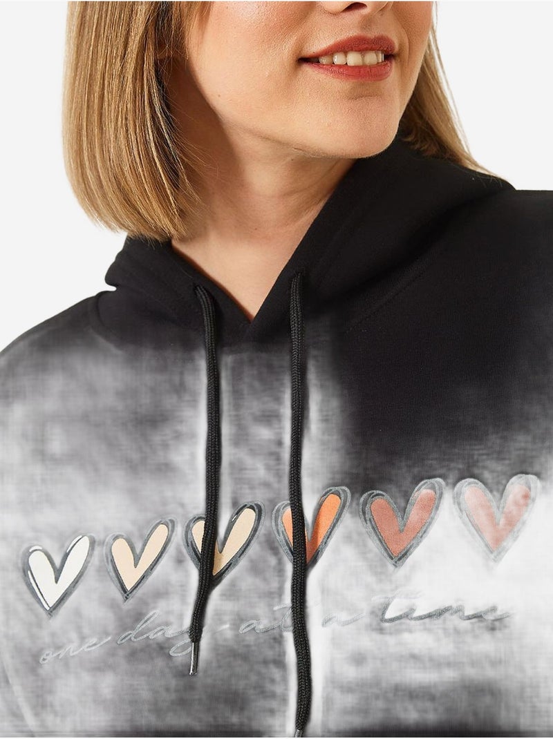 Sweatshirt com capuz e estampado de coração escovado de três fios lucci Preto - Kiabi