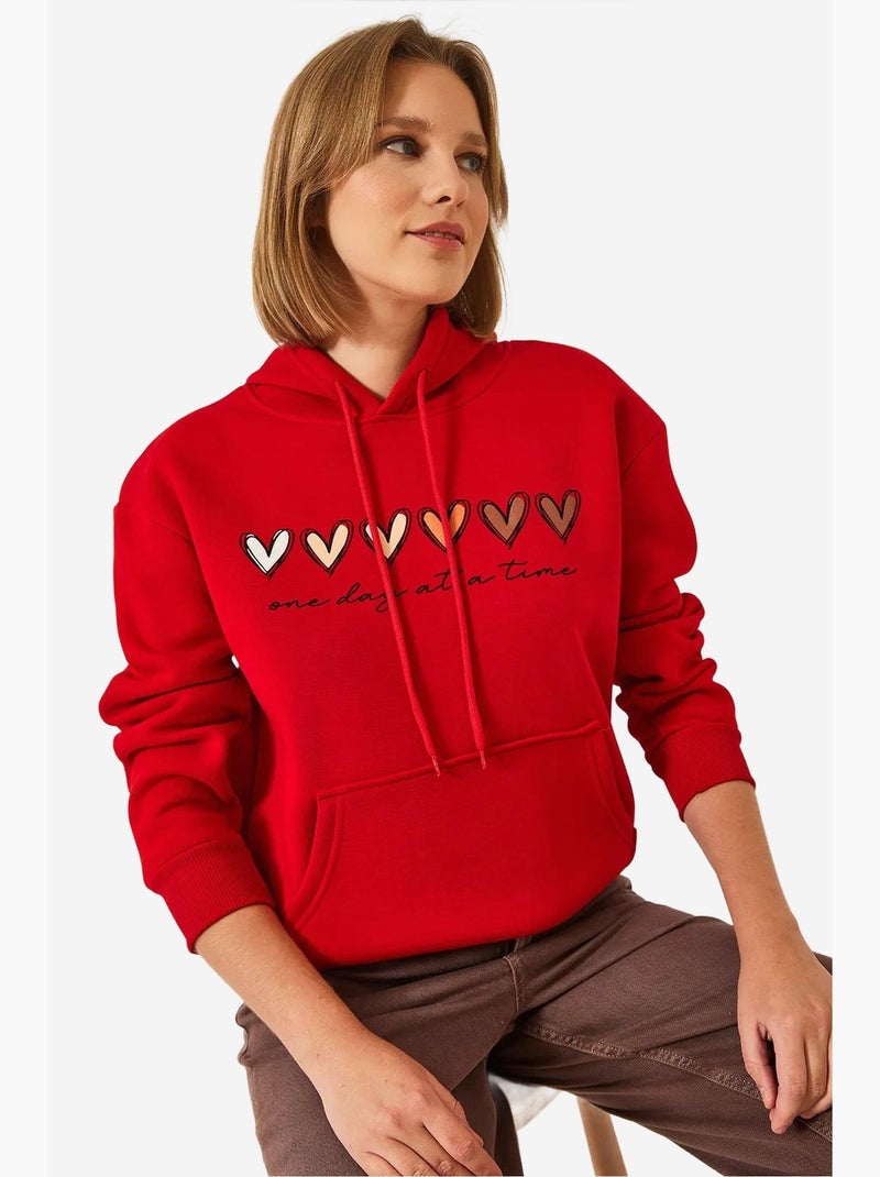 Sweatshirt com capuz e estampado de coração escovado de três fios lucci Vermelho - Kiabi