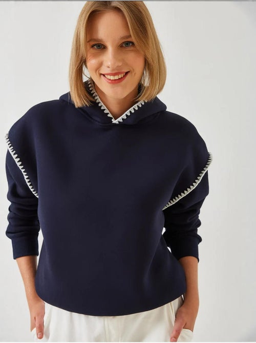 Sweatshirt com capuz e renda lucci - Kiabi Sweatshirt com capuz e renda lucci - Kiabi