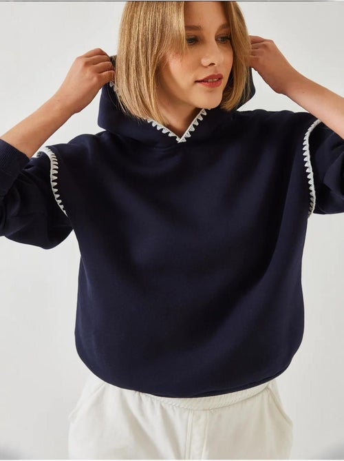 Sweatshirt com capuz e renda lucci - Kiabi Sweatshirt com capuz e renda lucci - Kiabi