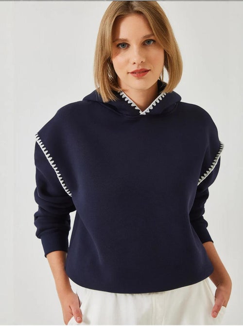 Sweatshirt com capuz e renda lucci - Kiabi Sweatshirt com capuz e renda lucci - Kiabi