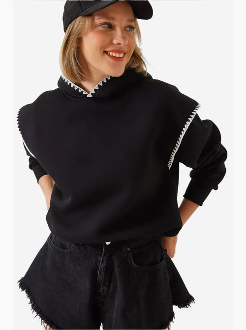 Sweatshirt com capuz e renda lucci - Kiabi Sweatshirt com capuz e renda lucci - Kiabi