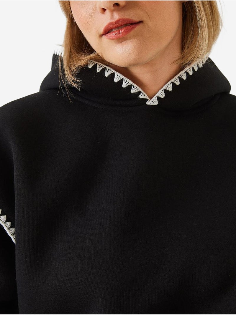 Sweatshirt com capuz e renda lucci Preto - Kiabi