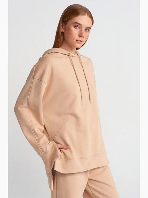Sweatshirt com capuz oversized em algodão com racha dilvin - Kiabi Sweatshirt com capuz oversized em algodão com racha dilvin - Kiabi