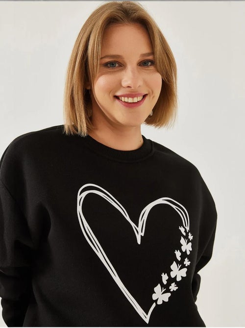 Sweatshirt com estampado de corações e gola redonda escovada lucci - Kiabi Sweatshirt com estampado de corações e gola redonda escovada lucci - Kiabi