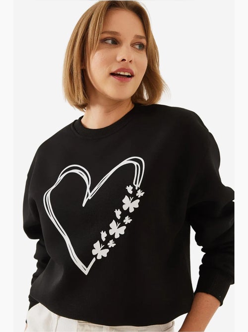 Sweatshirt com estampado de corações e gola redonda escovada lucci - Kiabi Sweatshirt com estampado de corações e gola redonda escovada lucci - Kiabi