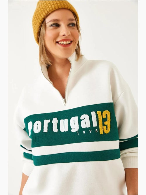 Sweatshirt com estampado de três camadas, escovado e fecho lucci - Kiabi Sweatshirt com estampado de três camadas, escovado e fecho lucci - Kiabi