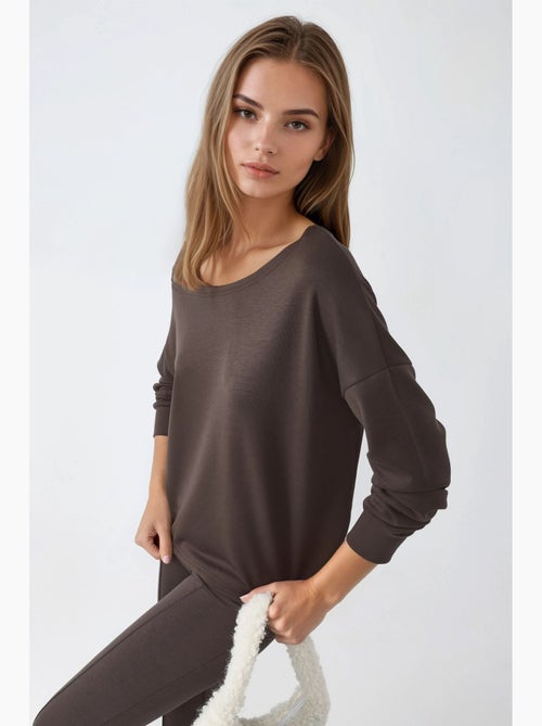 Sweatshirt com gola assimétrica e corte relaxed busem - Kiabi Sweatshirt com gola assimétrica e corte relaxed busem - Kiabi