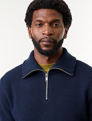 Sweatshirt com gola de camionista e fecho