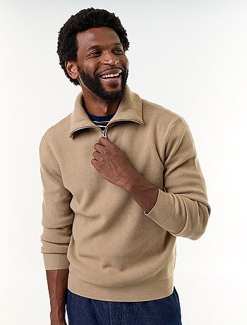 Sweatshirt com gola de camionista e fecho