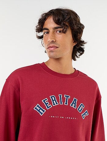 Sweatshirt de estilo desportivo com inscrições bordadas