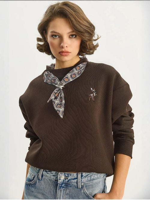 Sweatshirt de gola redonda bordada lucci - Kiabi Sweatshirt de gola redonda bordada lucci - Kiabi