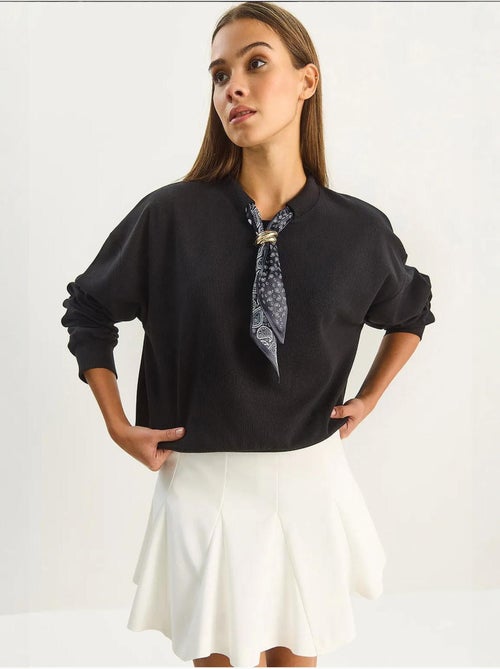 Sweatshirt de gola redonda canelada com detalhe de acessório tipo lenço lucci - Kiabi Sweatshirt de gola redonda canelada com detalhe de acessório tipo lenço lucci - Kiabi