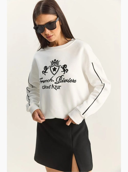Sweatshirt de gola redonda com bordado lucci - Kiabi