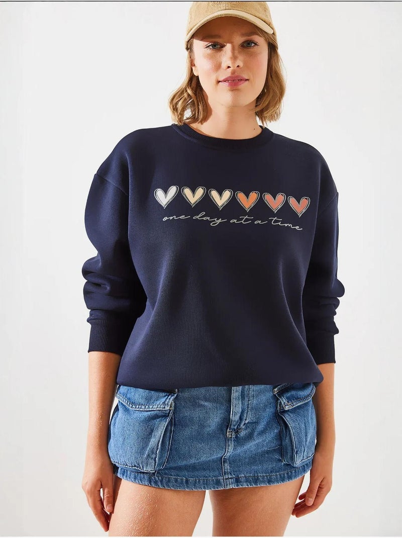 Sweatshirt de gola redonda com estampado de corações lucci Azul-marinho - Kiabi