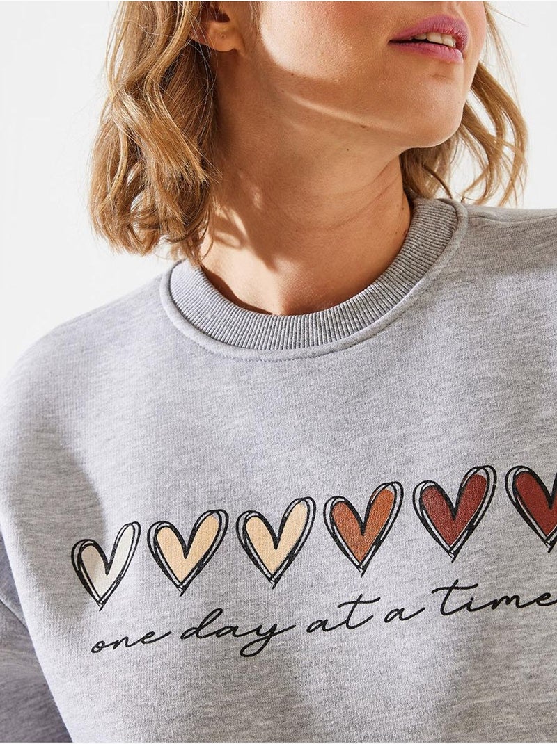 Sweatshirt de gola redonda com estampado de corações lucci Cinza claro - Kiabi