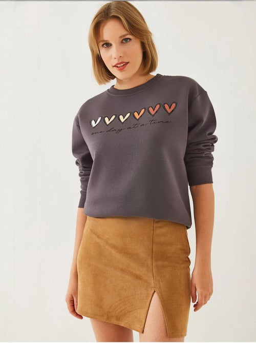 Sweatshirt de gola redonda com estampado de corações lucci - Kiabi