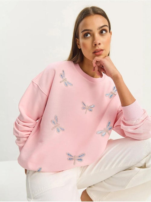 Sweatshirt de gola redonda com libélulas bordadas lucci - Kiabi Sweatshirt de gola redonda com libélulas bordadas lucci - Kiabi