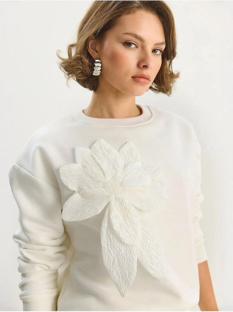 Sweatshirt de gola redonda e manga comprida com detalhes de acessório lucci Branco - Kiabi