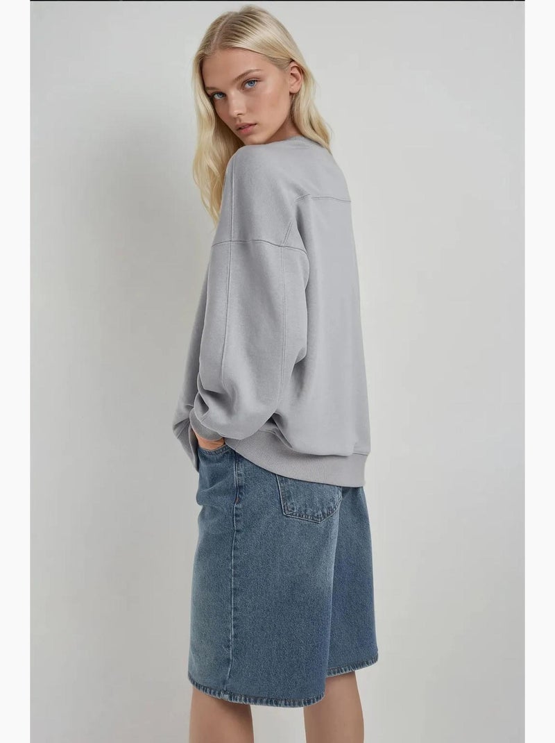 Sweatshirt de malha relaxed fit com gola redonda hiccup Cinza - Kiabi