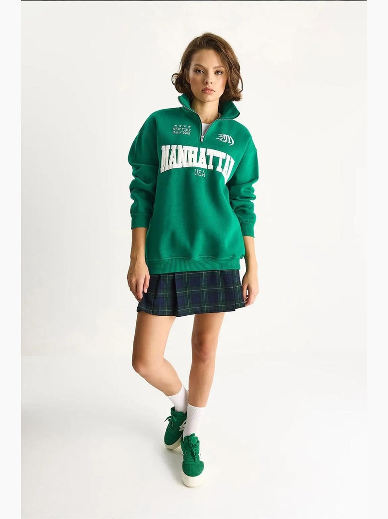 Sweatshirt de manga comprida com gola com fecho e estampado nas costas lucci Verde - Kiabi