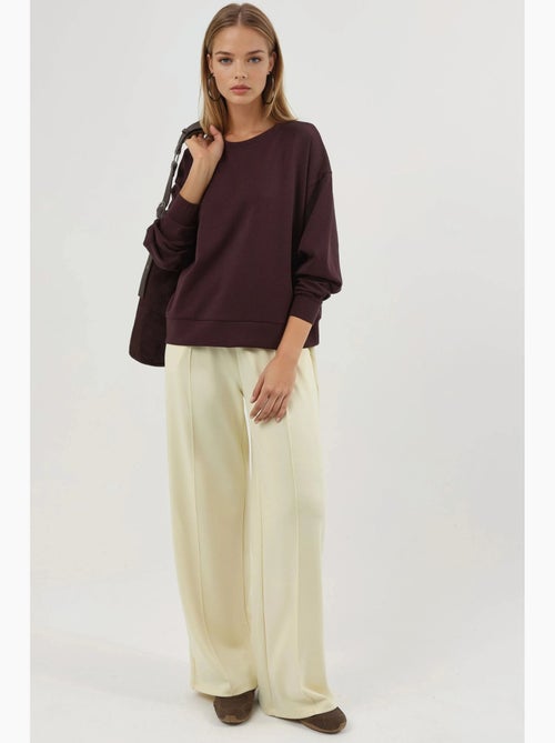 Sweatshirt de modal relaxed fit com gola redonda busem - Kiabi Sweatshirt de modal relaxed fit com gola redonda busem - Kiabi