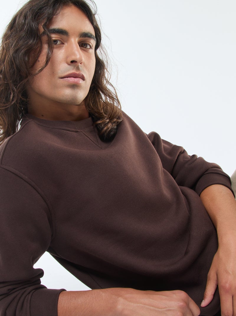 Sweatshirt liso de gola redonda em moletom felpudo Castanho - Kiabi