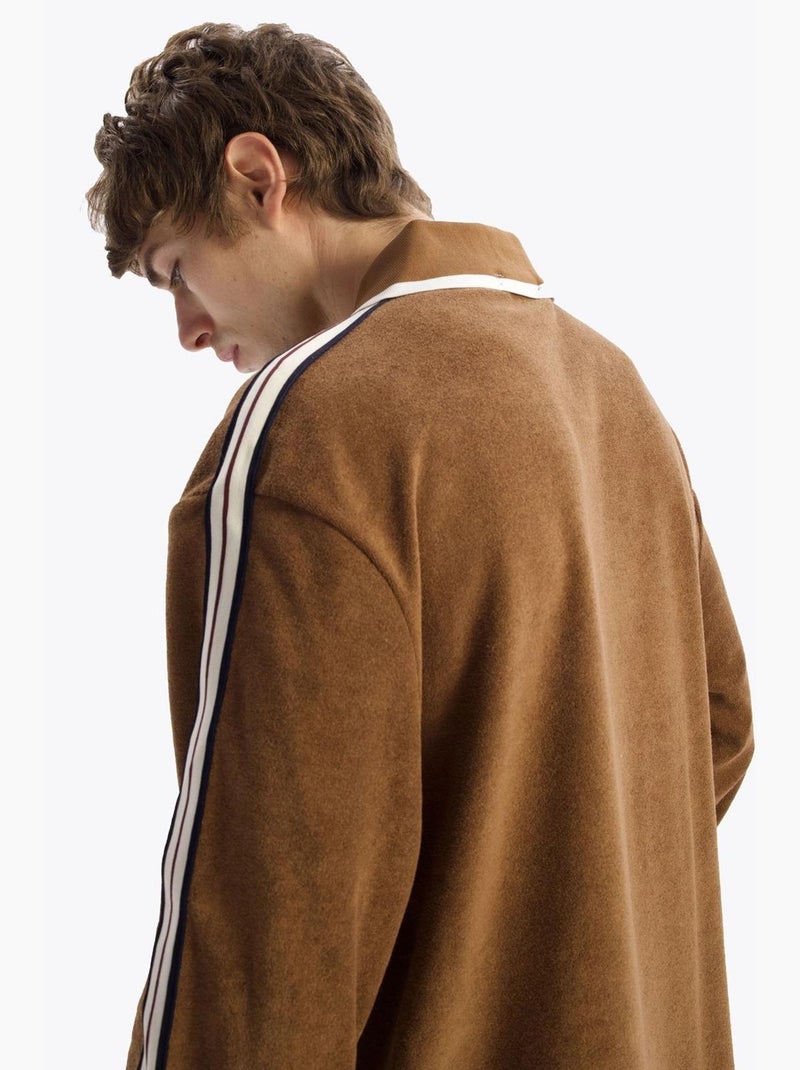 Sweatshirt masculina às riscas com gola polo giesto Camelo - Kiabi