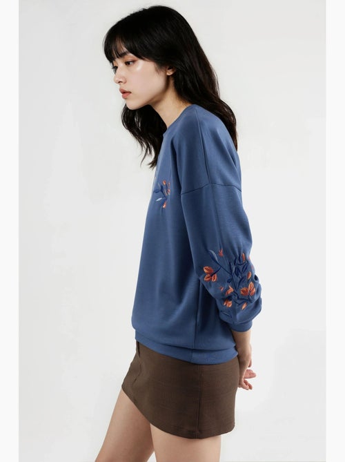 Sweatshirt modal touch com gola redonda e bordado, coleção bersan hiccup - Kiabi Sweatshirt modal touch com gola redonda e bordado, coleção bersan hiccup - Kiabi