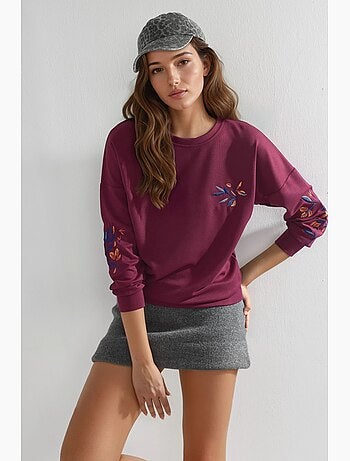 Sweatshirt modal touch com gola redonda e bordado, coleção bersan hiccup