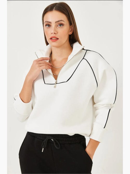 Sweatshirt oversize crop com meia abertura de fecho lucci - Kiabi Sweatshirt oversize crop com meia abertura de fecho lucci - Kiabi