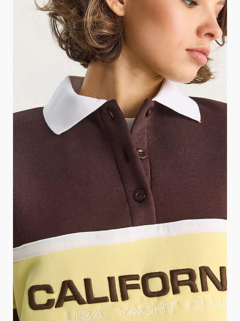 Sweatshirt oversized com estampado e gola polo lucci Castanho-chocolate - Kiabi