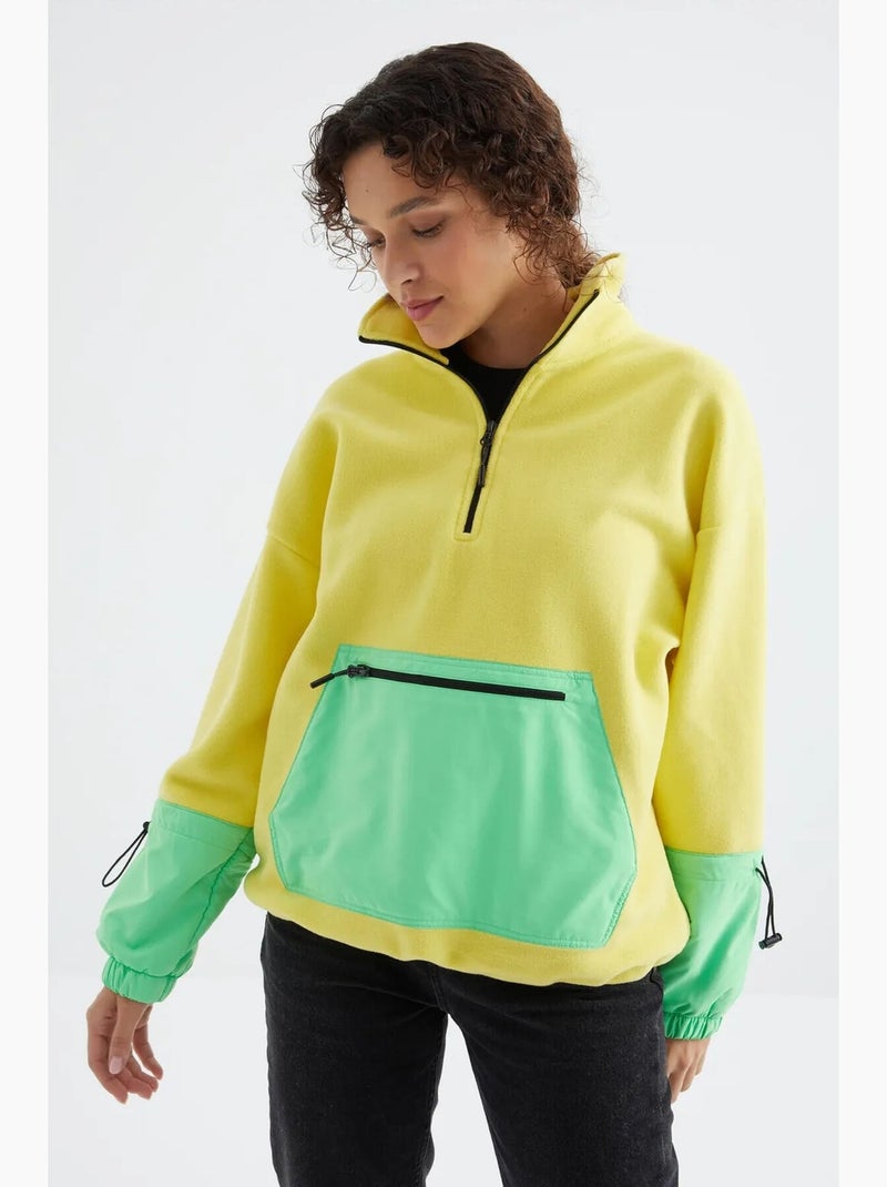 Sweatshirt oversized em pelúcia com meio zíper tommy Amarelo/Verde - Kiabi